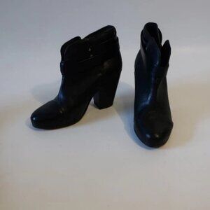 Womens Rag & Bone Harrow Black Leather Cuban Heel Pull-On Ankle Bootie 37 US/7 *